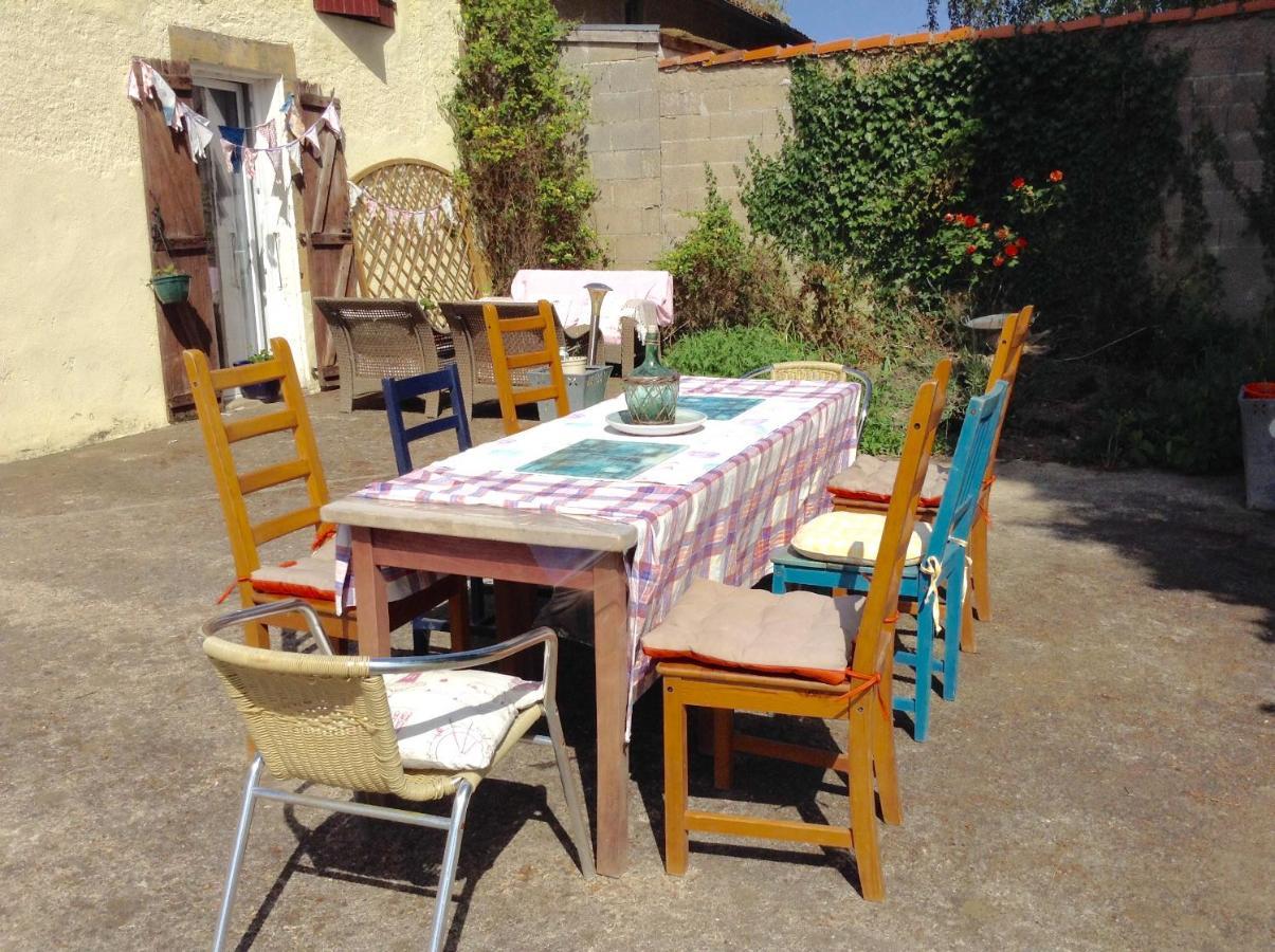Homestay Arrabella Availles-Limouzine Exterior photo